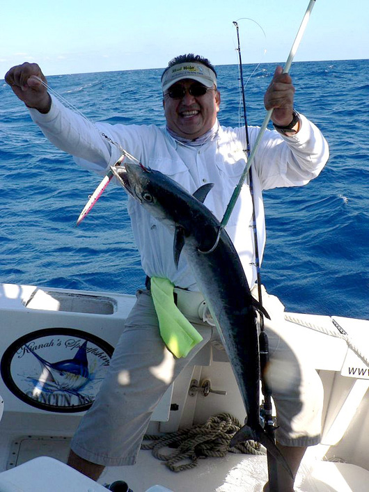 Vertical fishing mackerel cancun